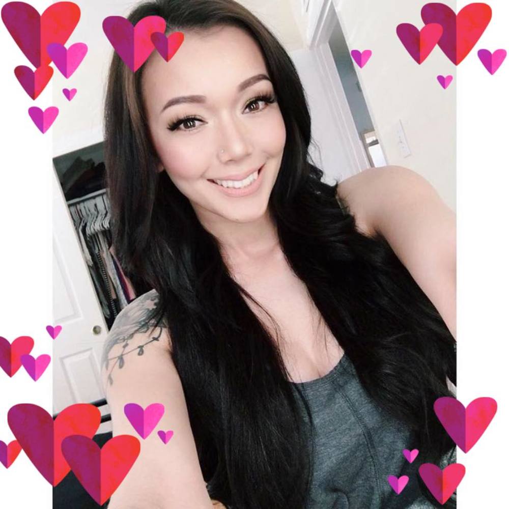 Meet your Posher, Delina